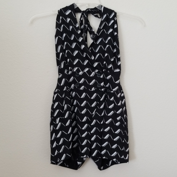 BCBGeneration Black&White Halter Romper XS NWT - Picture 1 of 7